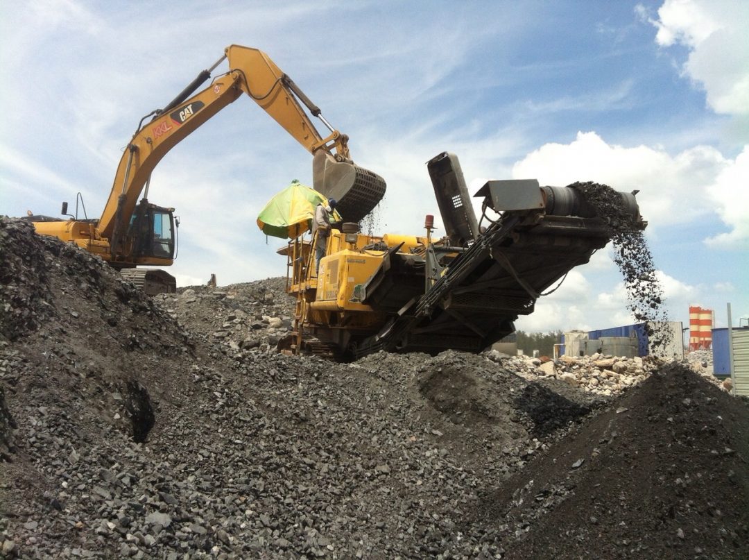 KKL Excavator & Conveyor Truck Operation